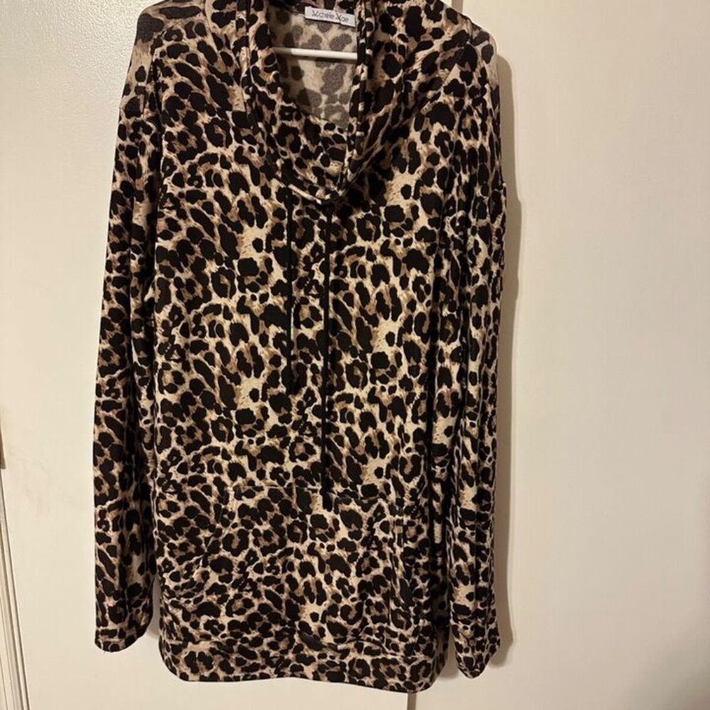 Michelle Mae Crowl neck sweatshirt 2xl leopard print